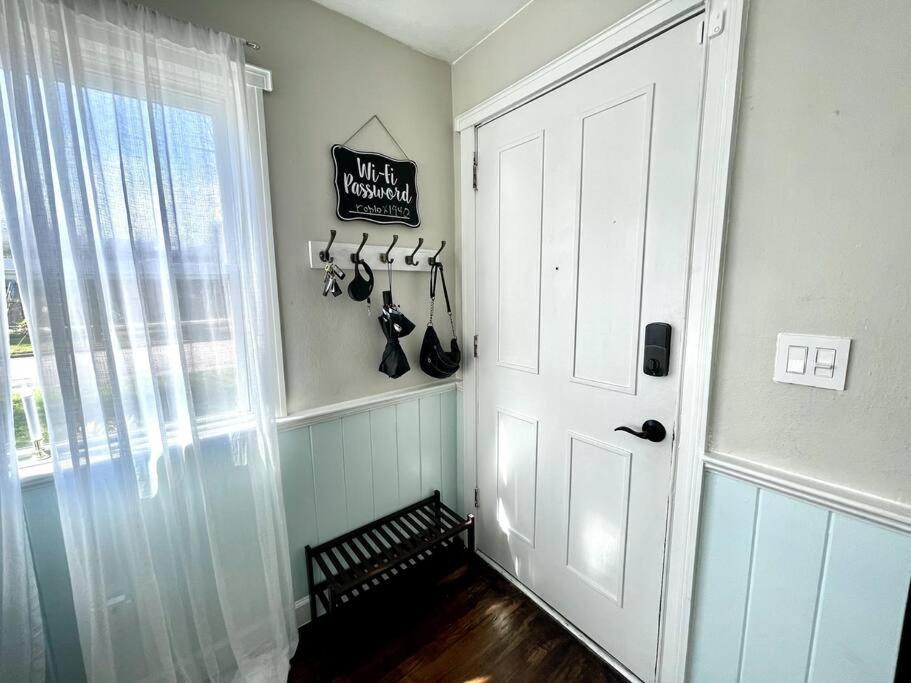 Cozy Sanctuary Minutes From The Bay And Beaches Tampa Eksteriør billede